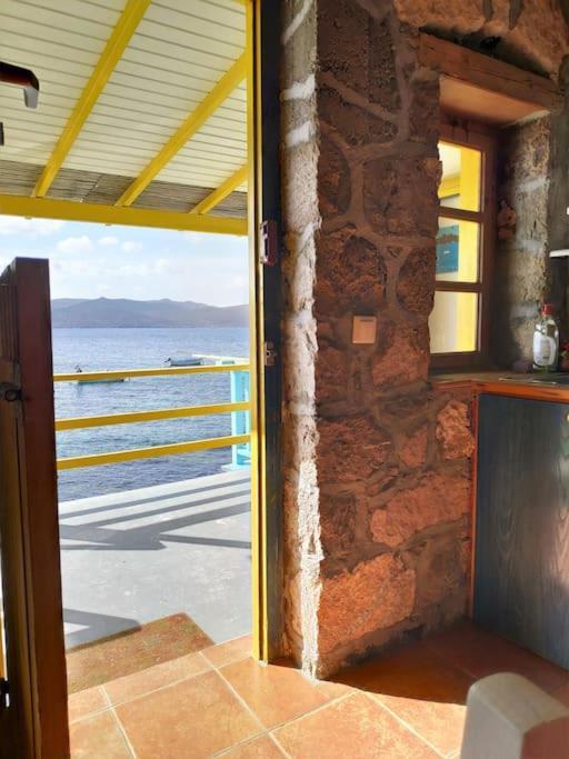 The Yellow Boat House Klima  Exterior foto